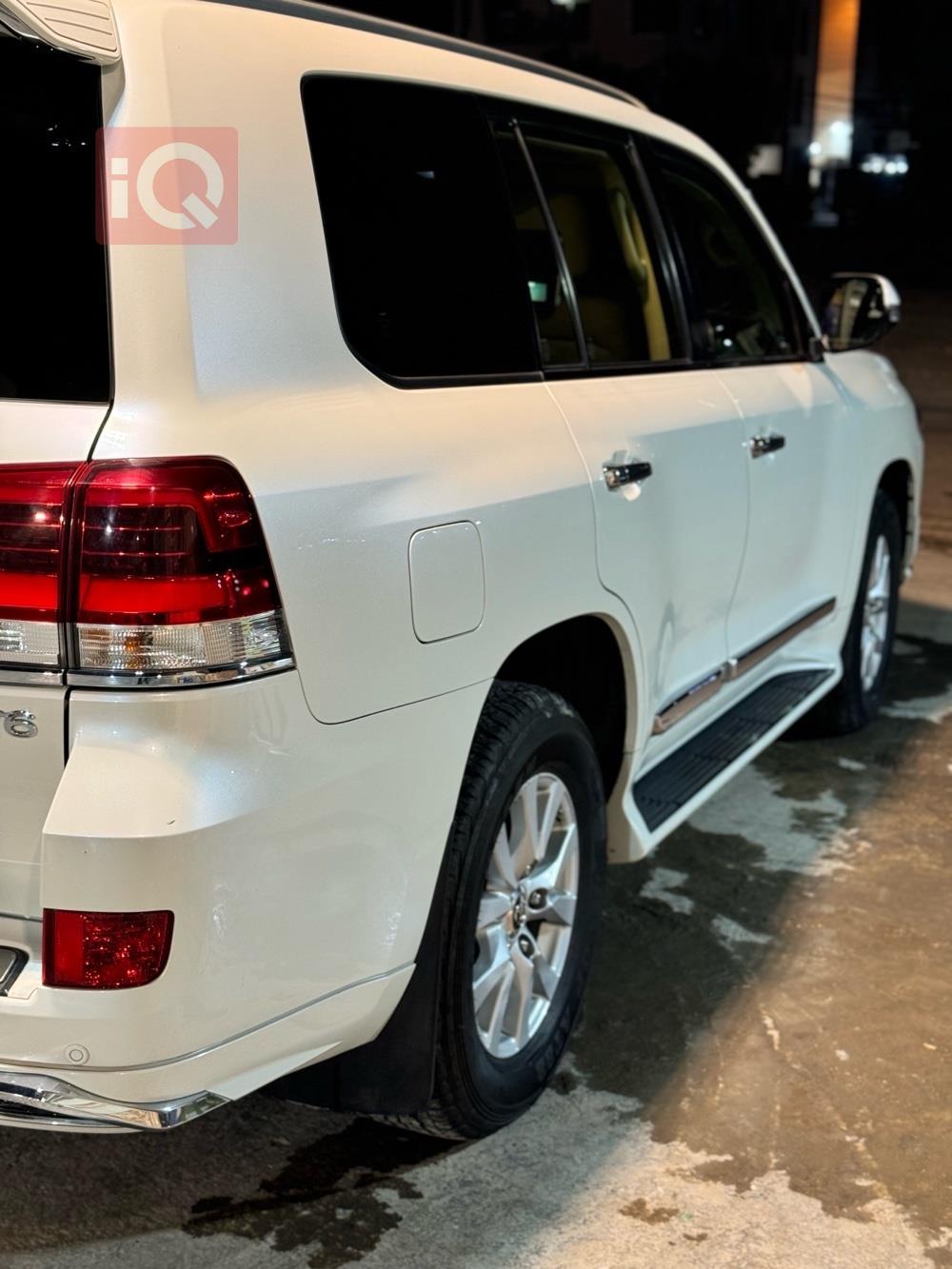 تويوتا لاندكروزر